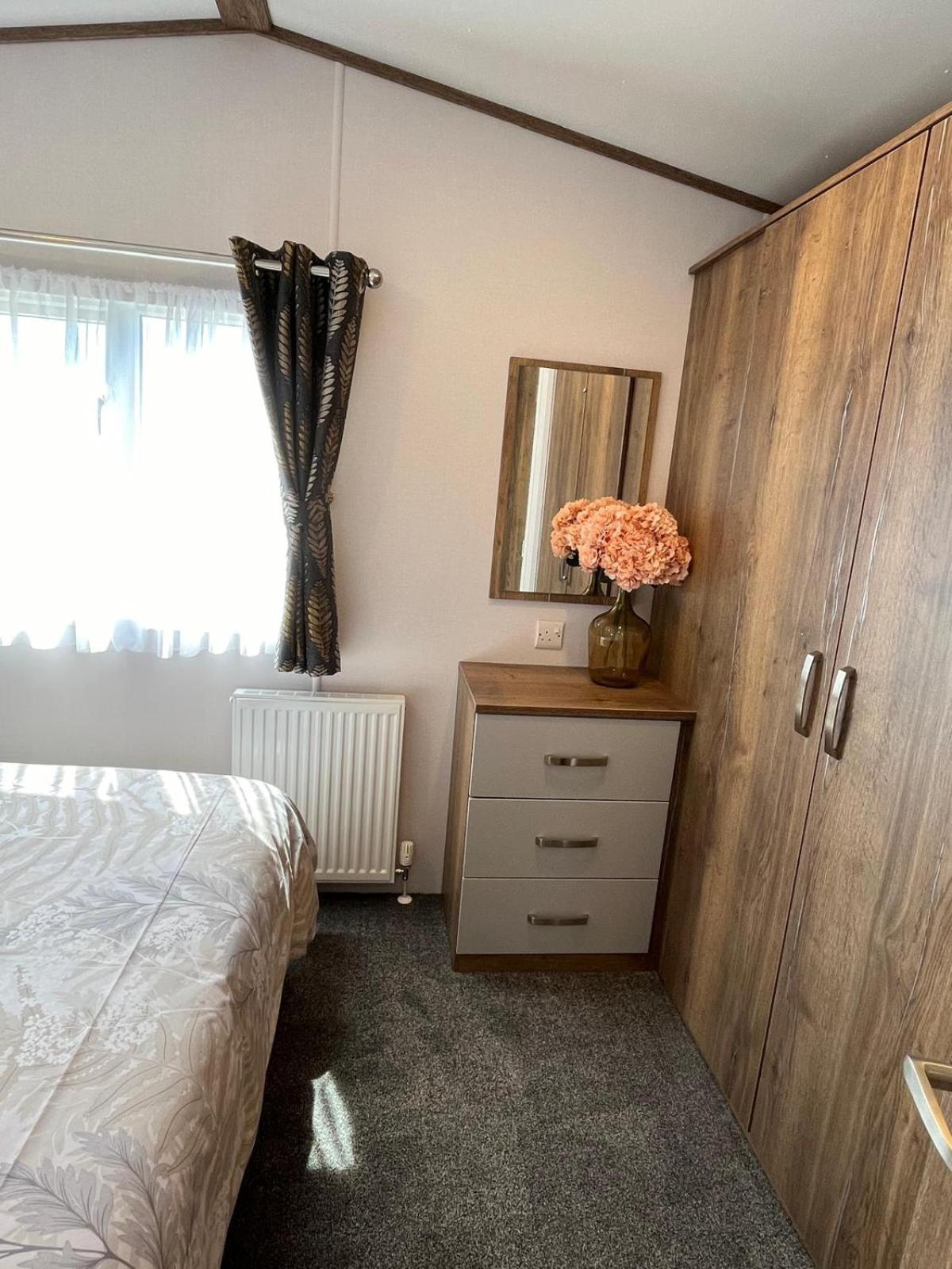 Llanddwywe Visma Caravan מראה חיצוני תמונה